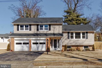 203 Lamp Post Ln, Cherry Hill, NJ 08003
