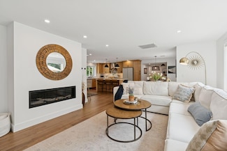 3 Shamrock Ln, Windham, ME 04062