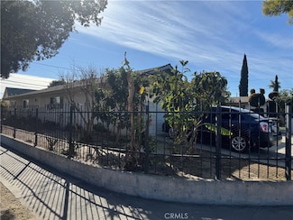 3502 W Chestnut Ave, Santa Ana, CA 92704