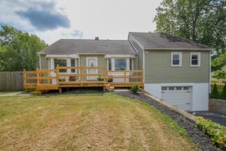 401 9th St SW, Demotte, IN 46310