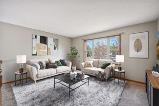 2 Center Cir, Monticello, MN 55362