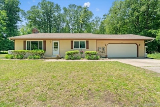 956 Chickasaw Dr, Mason, MI 48854