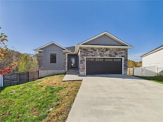 110 Newberry Ct, Knob Noster, MO 65336