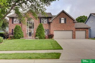 5904 S 174th St, Omaha, NE 68135