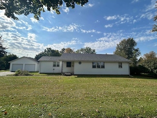 372 E James St, Camden, IN 46917