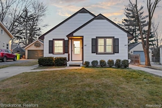 141 Ferndale Ave, Rochester, MI 48307
