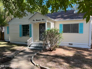 105 S Park Dr, Jackson, MS 39211