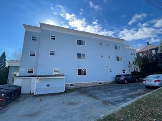 2 Wentworth Ave, Gorham, NH 03581