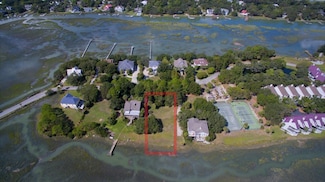 261 Little Oak Island Dr, Folly Beach, SC 29439