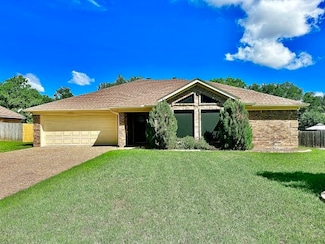 304 Neely Rd, Hewitt, TX 76643