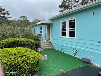 12 Pigeon Ct, Manchester Township, NJ 08759