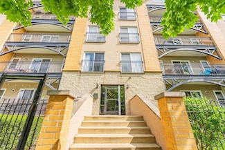 2720 W Cortland St Unit 102, Chicago, IL 60647