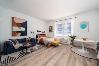44 Irvine Turner Blvd Unit 324, Newark, NJ 07103