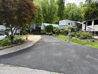 74 East Pkwy, Gatlinburg, TN 37738