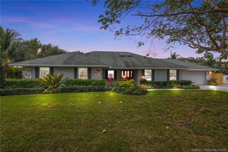 2125 NE Ocapi Ct, Jensen Beach, FL 34957