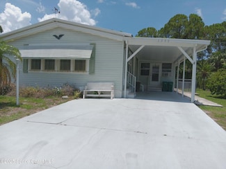 1335 Barefoot Cir, Sebastian, FL 32976