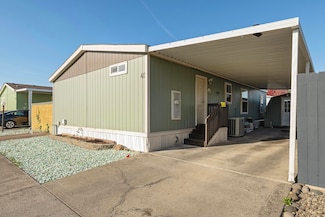 1570 S Peach St Unit SPC 45, Medford, OR 97501