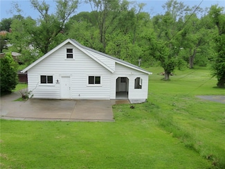 6129 State Route 88, Finleyville, PA 15332
