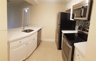 8100 Geneva Ct Unit 438, Doral, FL 33166