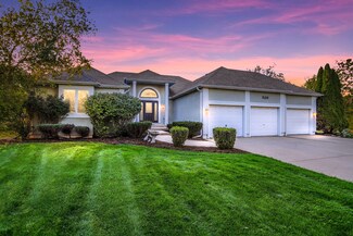 526 Lloyd Ave, Itasca, IL 60143