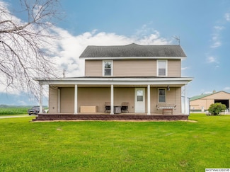 12489 285th St, Mason City, IA 50401