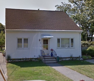 5 Wayland St, Fall River, MA 02720