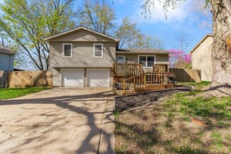 1102 NE Columbus St, Lees Summit, MO 64086