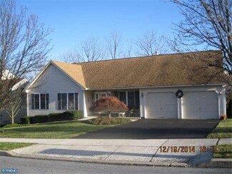 25 Bowes Ln, Reading, PA 19606