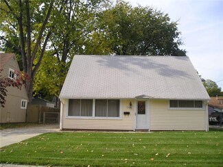 1904 Lancaster St, Cuyahoga Falls, OH 44221