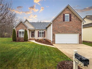 31 Yorktown Cir, Arden, NC 28704
