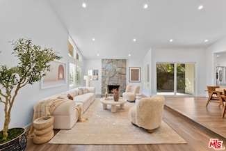 18931 Granada Cir, Porter Ranch, CA 91326