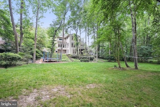 1406 Colleen Ln, McLean, VA 22101