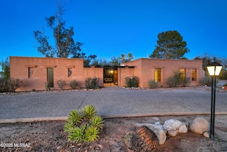 6700 N Amahl Dr, Tucson, AZ 85704