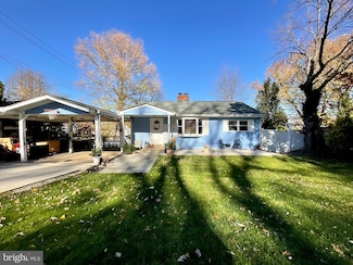 6822 Donahue Ct, Falls Church, VA 22042