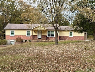 891 Ranch Ln, Villa Ridge, MO 63089