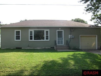 220 Adams Ave SE, Madelia, MN 56062