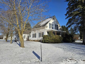 303 Herbert St, Blanchard, MI 49310