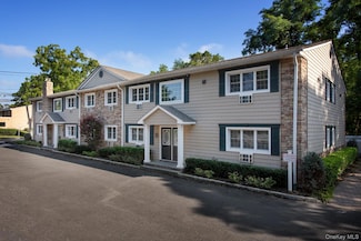 118 Carleton Ave Unit 2B, Islip Terrace, NY 11752