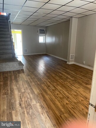 1106 E 11th St, Crum Lynne, PA 19022