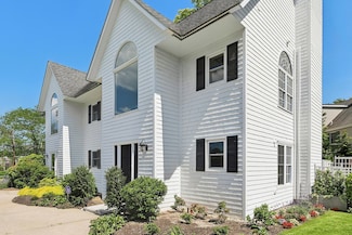 25 Mitchell Rd Unit 6, Westhampton Beach, NY 11978
