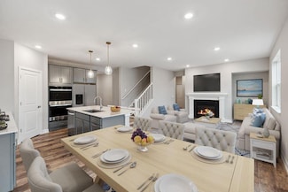 1687 Oak Creek Ct, Chaska, MN 55318