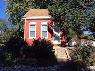 21 N 9th St, Belleville, IL 62220
