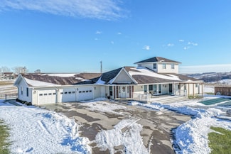 3014 Field Crest Dr, Missouri Valley, IA 51555