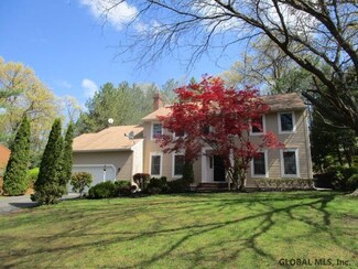 10 Edge of Woods, Latham, NY 12110