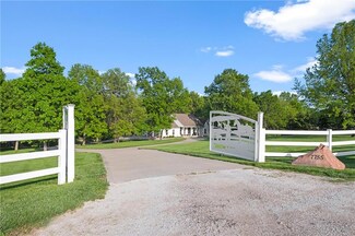 7755 NW Bridle Parc Ln, Kansas City, MO 64152