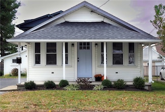 74 Blanding Ave, Barrington, RI 02806