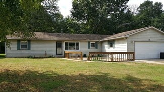 5744 E Westview Dr, Bringhurst, IN 46913
