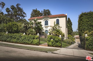 2250 N Berendo St, Los Angeles, CA 90027