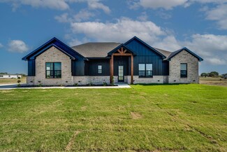 1051 Trumbull Rd, Ferris, TX 75125