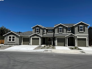 1820 Monroe Ct Unit 2, Hollister, CA 95023